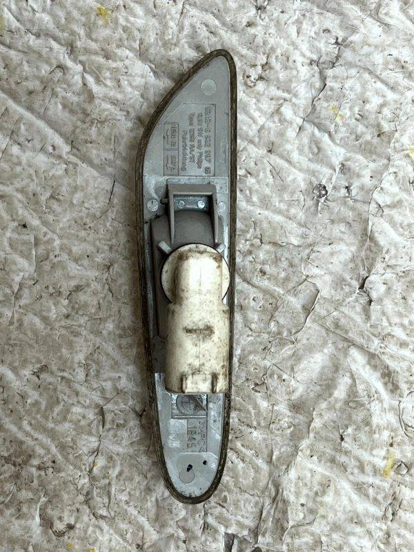 BMW 1 3 Series E81 E82 E87 E88 Right Additional Turn Indicator Lamp 63136932997 178507815441 4