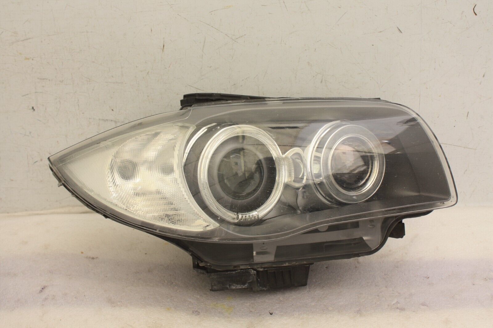 BMW 1 Series E81 E82 E87 E88 Right Xenon Headlight 2007-2013 7170294 *DAMAGED*