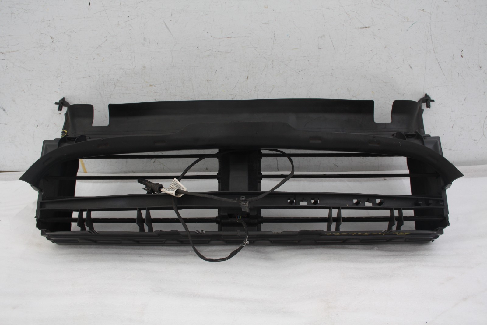 BMW 1 Series F20 F21 LCI Air Shutter Grill Genuine *DAMAGED*