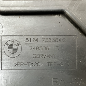 BMW 5 Series G30 G31 Front Lower Radiator Support Air Duct 2017-2020 51747383846 - Image 14