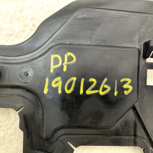 BMW 5 Series G30 G31 Front Lower Radiator Support Air Duct 2017-2020 51747383846 - Image 15