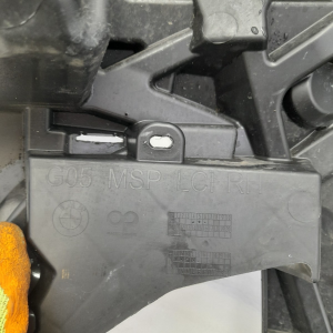 BMW X5 G05 M Sport LCI Front Bumper Right Side Bracket 2023 ON 8085628 Genuine - Image 11