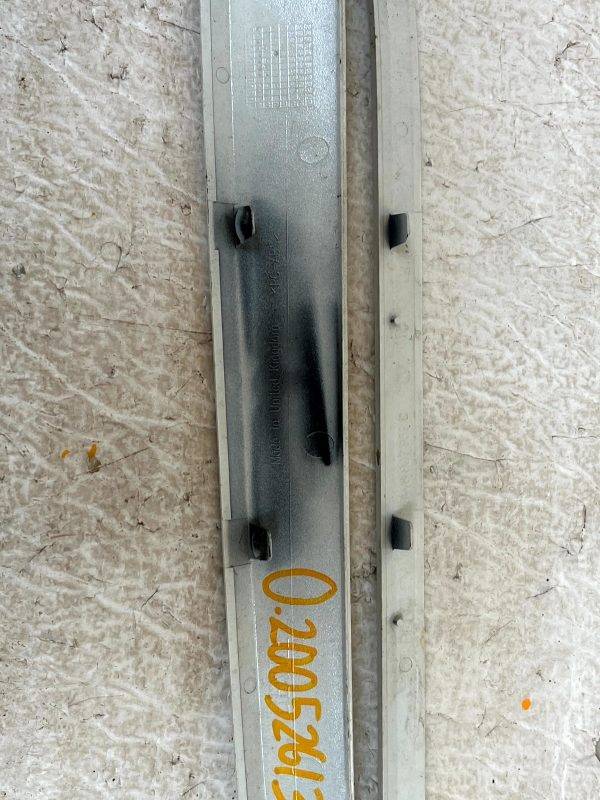 Bentley Continental Supersports Left Bonnet Air Inlet Trim 3W8807959C Genuine 6 Bentley Continental Supersports Left Bonnet Air Inlet Trim 3W8807959C Genuine 178234198691 7