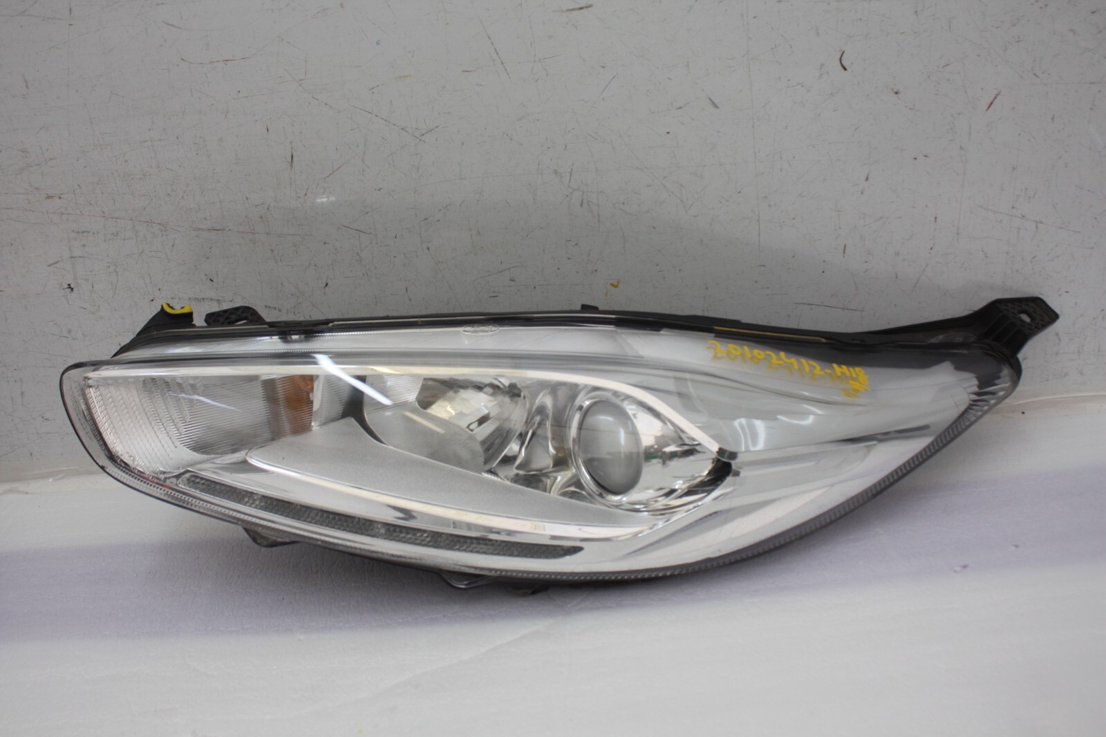 Ford Fiesta Left Side Headlight 2013 TO 2017 C1BB-13W030-DG Genuine *DAMAGED*