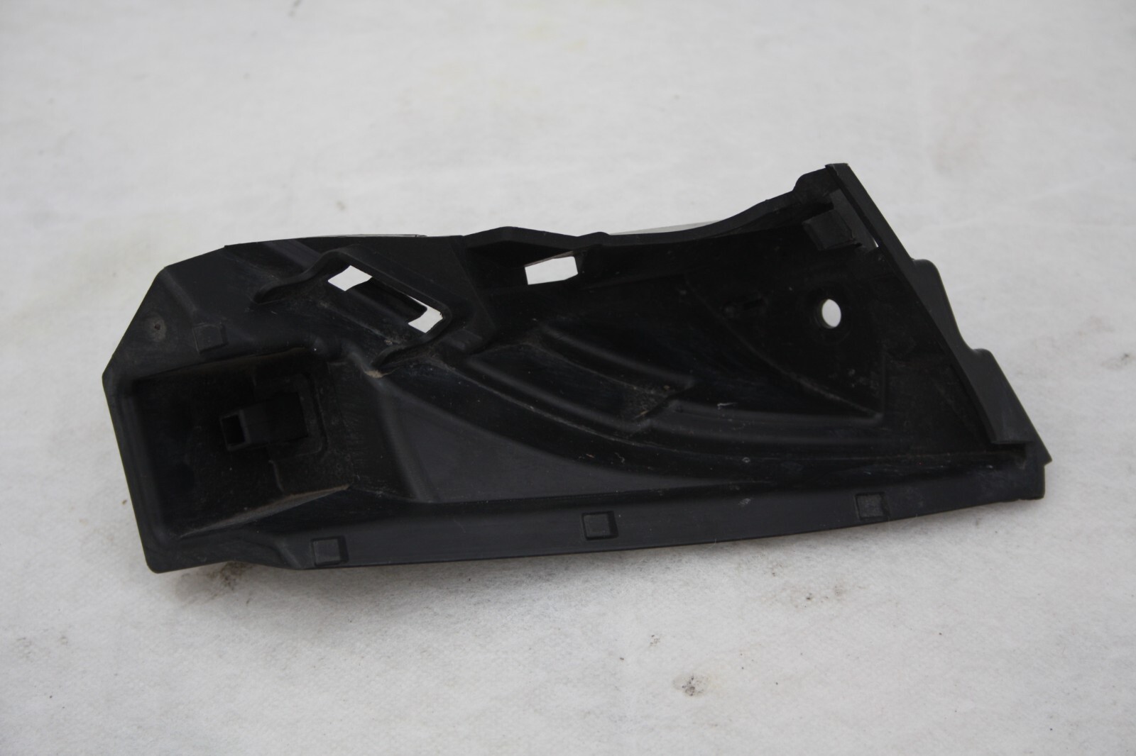 Ford Fiesta MK8 Front Bumper Right Side Bracket 2017-2022 H1BB-15266-A1 Genuine