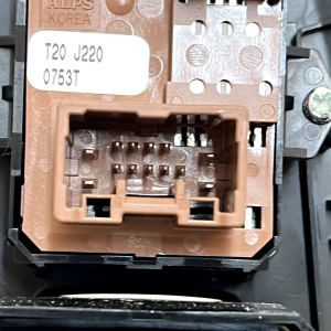Honda CR-V Front Right Electric Window Control Switch 2018 - 2023 M64590 Genuine - Image 16