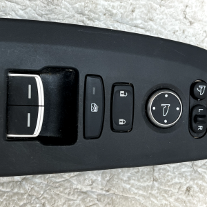 Honda CR-V Front Right Electric Window Control Switch 2018 - 2023 M64590 Genuine - Image 4