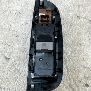 Honda CR-V Front Right Electric Window Control Switch 2018 - 2023 M64590 Genuine - Image 7