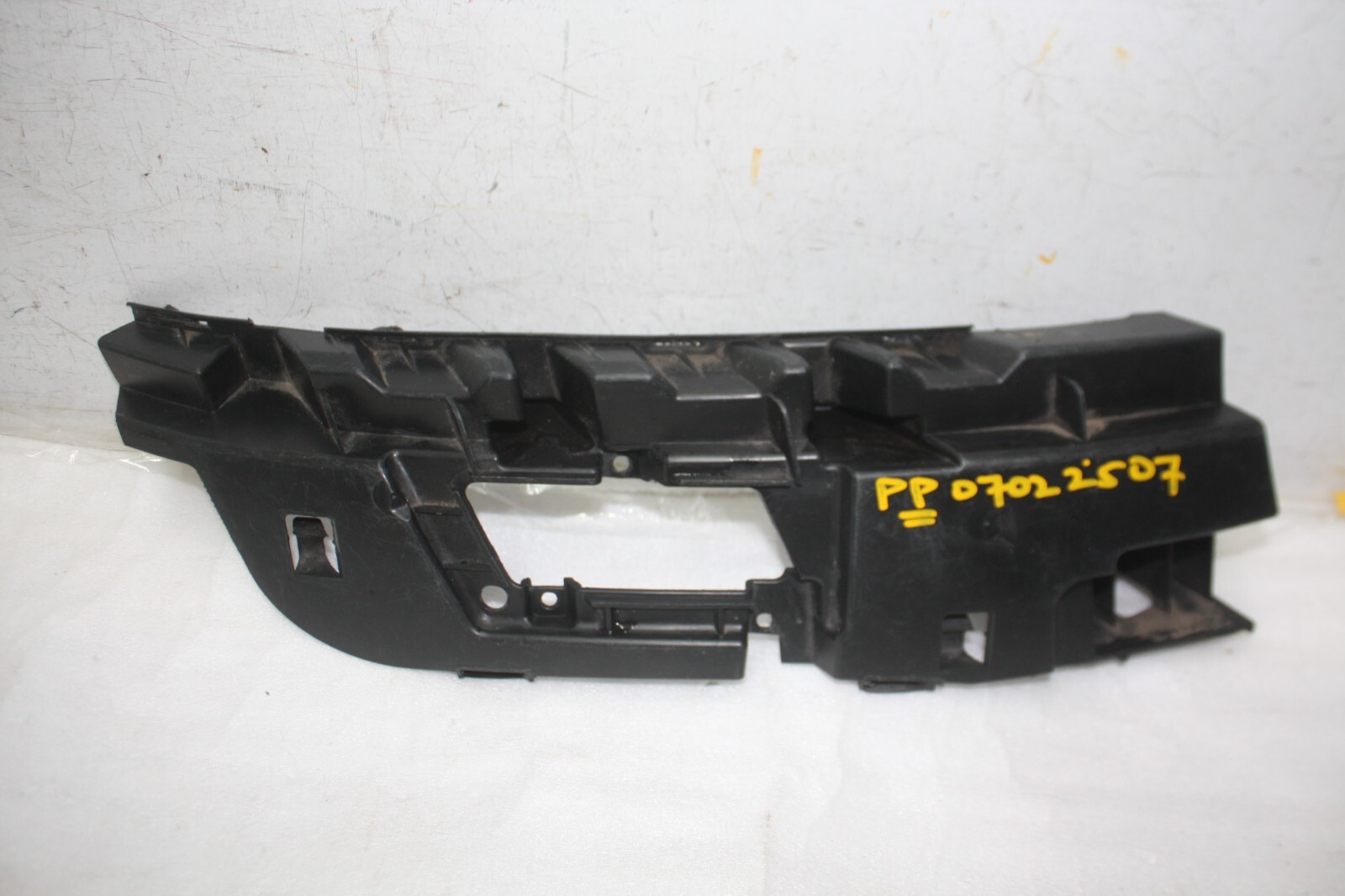 Jaguar F Pace Front Bumper Right Bracket 2016 ON HK83-17C862-AA Genuine