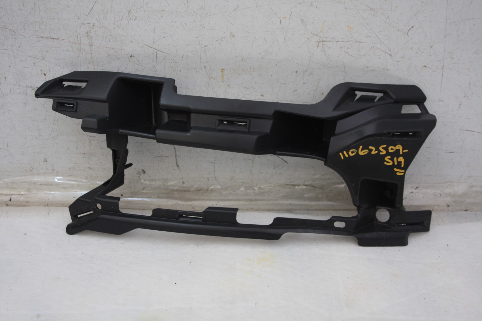 Jaguar I Pace Front Bumper Right Bracket 2018 ON J9D3-15266-A Genuine