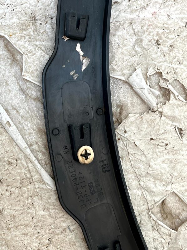 LR Evoque L538 Rear Right Wheel Arch Moulding Trim 15 19 BJ32 290E22 AH Genuine 178507740841 15
