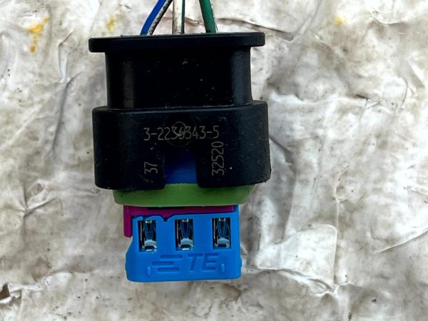 Land Rover Defender Discovery Parking Sensor Plug Connector 3 2236343 5 Genuine 178321937671 8