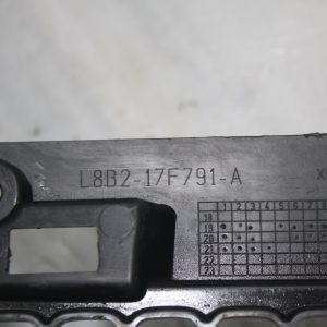 Land Rover Defender L663 Front Bumper Lower Grill 2020 ON L8B2-17F791-A *DAMAGED - Image 7