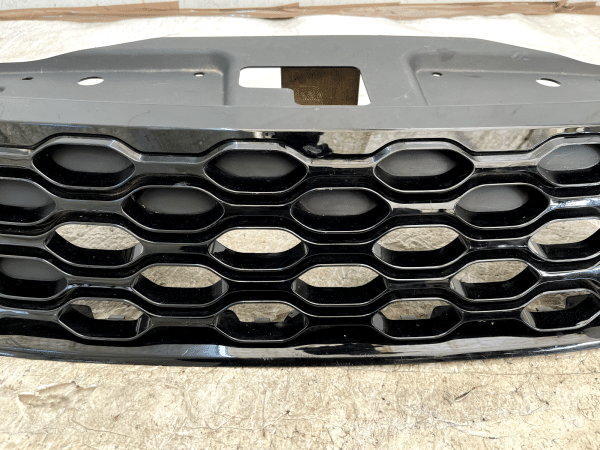 Land Rover Discovery 5 Front Bumper Upper Grille 2017 ON MY42 8200 AD Genuine 178238661411 3