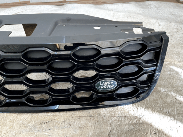 Land Rover Discovery 5 Front Bumper Upper Grille 2017 ON MY42 8200 AD Genuine 178238661411 4