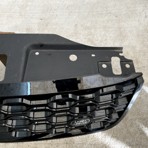 Land Rover Discovery 5 Front Bumper Upper Grille 2017 ON MY42-8200-AD Genuine - Image 7