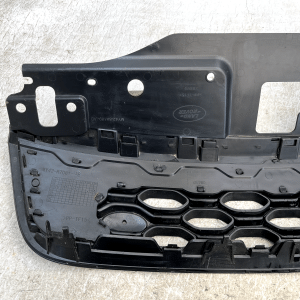 Land Rover Discovery 5 Front Bumper Upper Grille 2017 ON MY42-8200-AD Genuine - Image 9