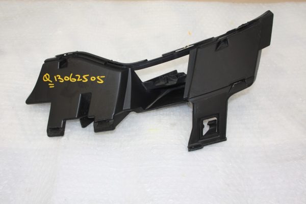 Land-Rover-Discovery-L462-Front-Bumper-Left-Bracket-2017-ON-HY32-17C863-AA-177196721361