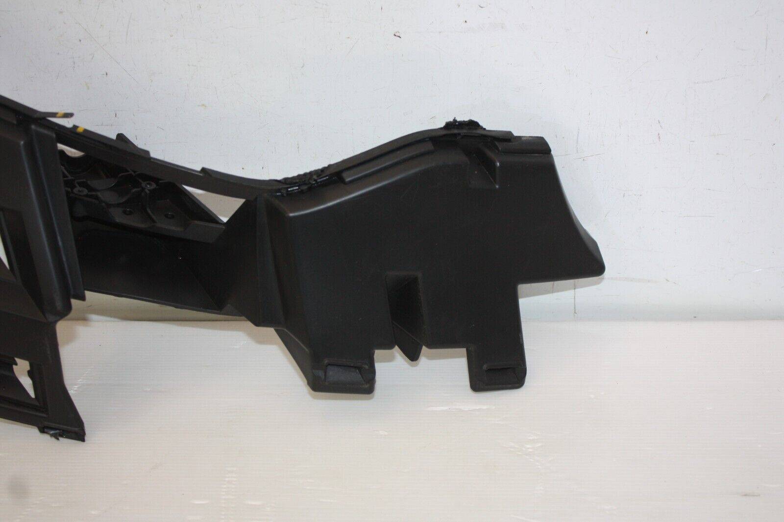 Land-Rover-Discovery-L462-Front-Bumper-Right-Bracket-HY32-17C862-AA-Genuine-175632930531-4