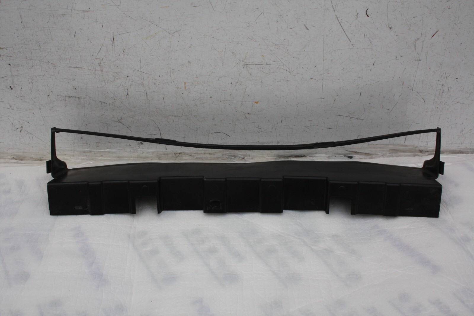 Land Rover Discovery L462 Front Radiator Air Duct 2017 ON HY32-8327-AD Genuine