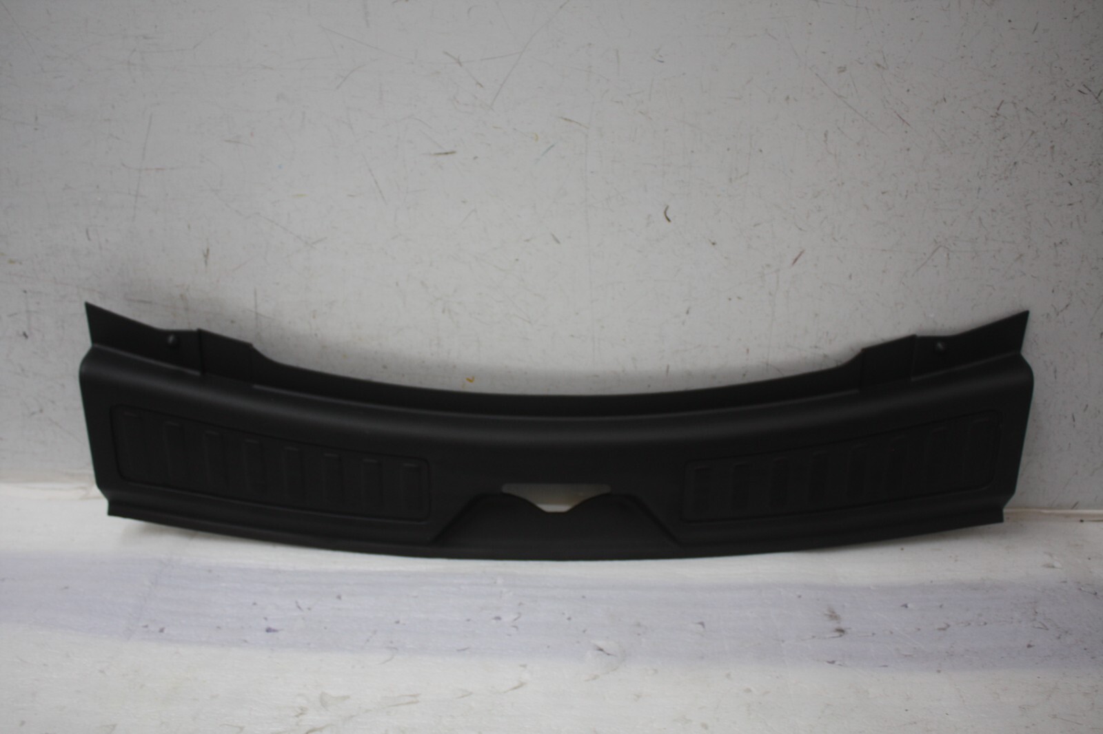 Land Rover Discovery Sport Rear Tailgate Lower Trim 19 ON FK72-113A10-A Genuine