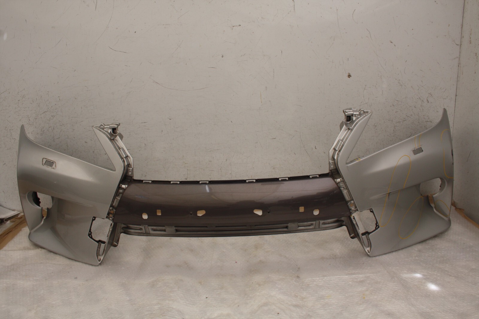 Lexus GX 460 Front Bumper 2012 TO 2015 52119-48760 Genuine *DAMAGED*