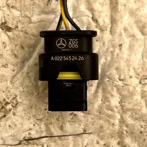 Mercedes C-Class W205 PDC Sensor Wiring Loom Plug Connector A0225452426 Genuine - Image 3