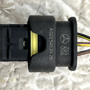 Mercedes C-Class W205 PDC Sensor Wiring Loom Plug Connector A0225452426 Genuine - Image 9