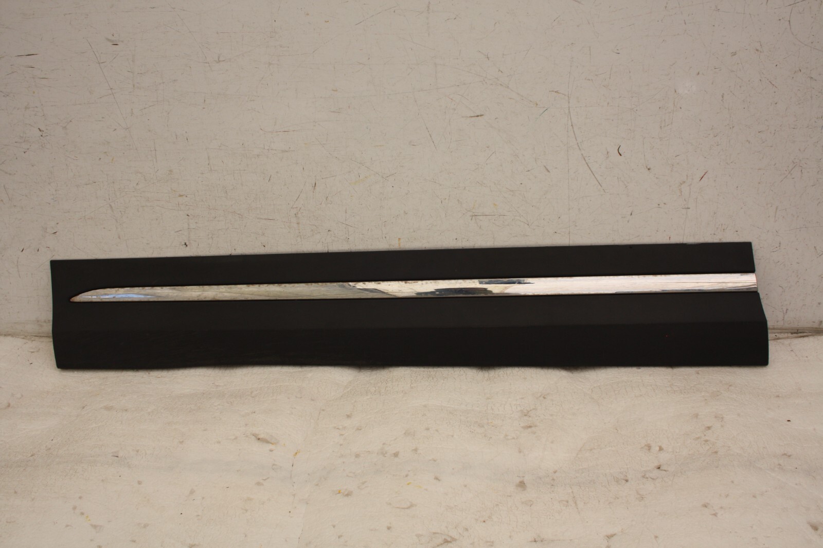 Mercedes GLA H247 Front Left Door Moulding 2020 TO 2024 A2477279200 Genuine