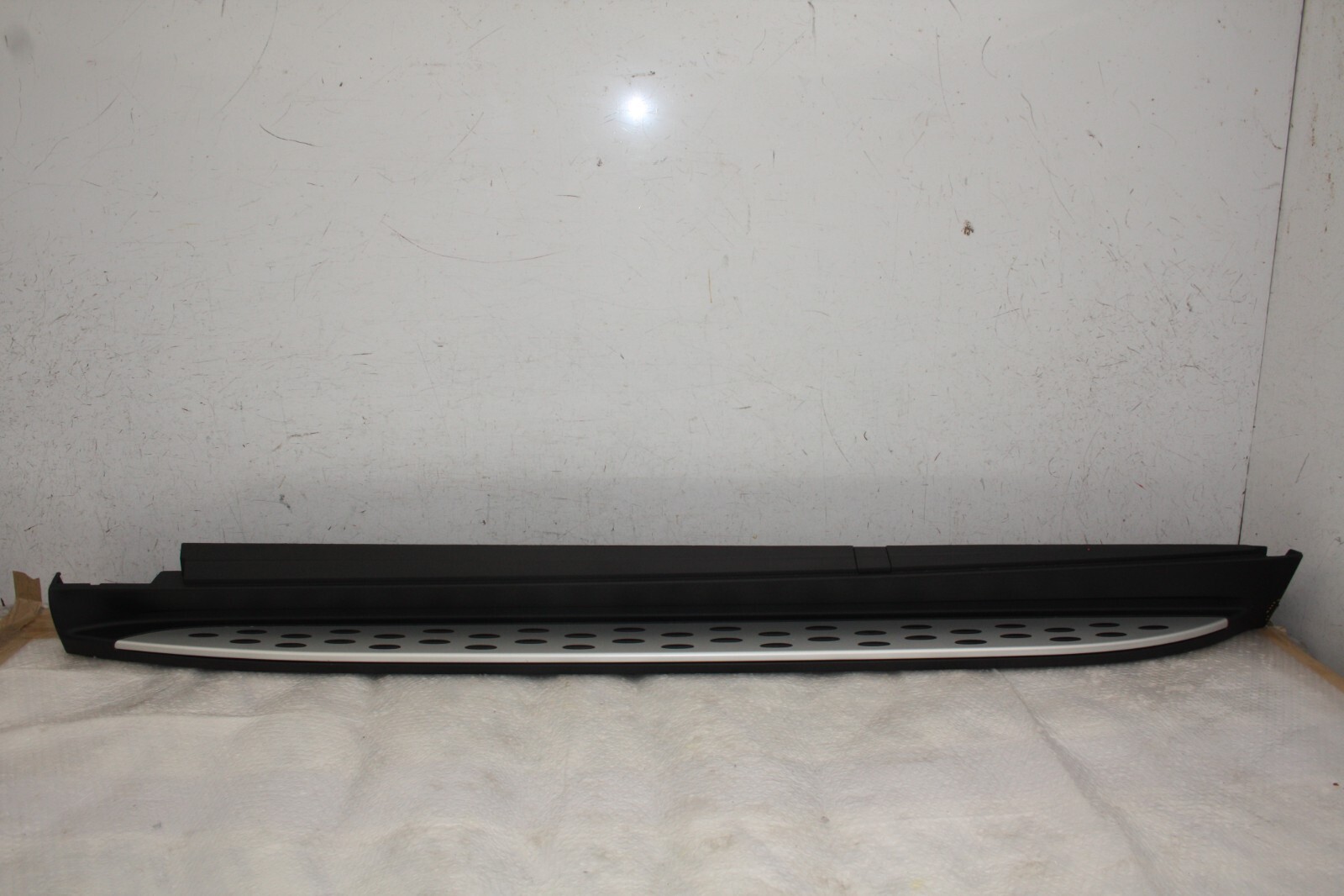 Mercedes GLE W166 Left Side Skirt 2015 TO 2019 A1666980125 Genuine *DAMAGED*