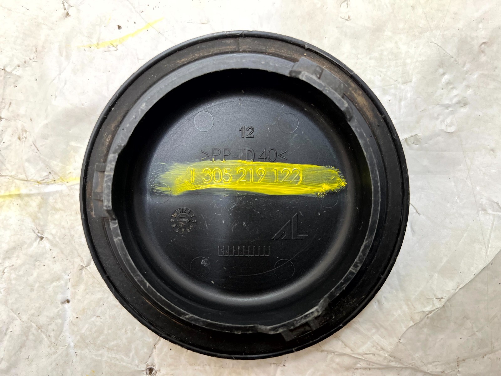 Mercedes W204 W212 W164 W176 Headlight Dust Cover Cap 1305219122 Genuine