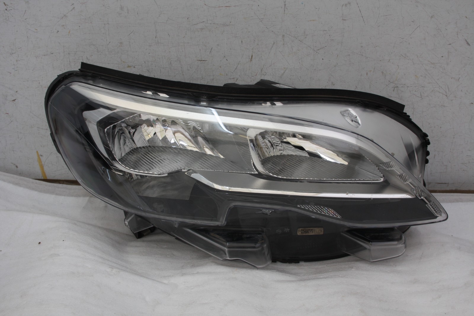 Peugeot Expert Right Side Headlight 2016 TO 2024 9808572780 Genuine *DAMAGED*