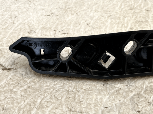 Range Rover Evoque Front Left Bumper Mount Bracket 19 ON K8D2-16F073-AB Genuine 4 Range Rover Evoque Front Left Bumper Mount Bracket 19 ON K8D2 16F073 AB Genuine 178312939681 5