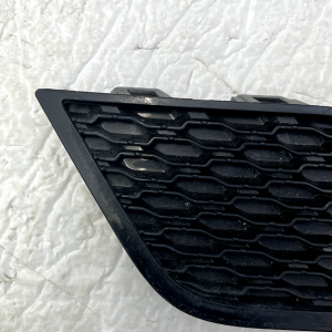 Range Rover Evoque L551 Rear Bumper Right Grille 2019 ON K8D2-17G754-AB Genuine - Image 3