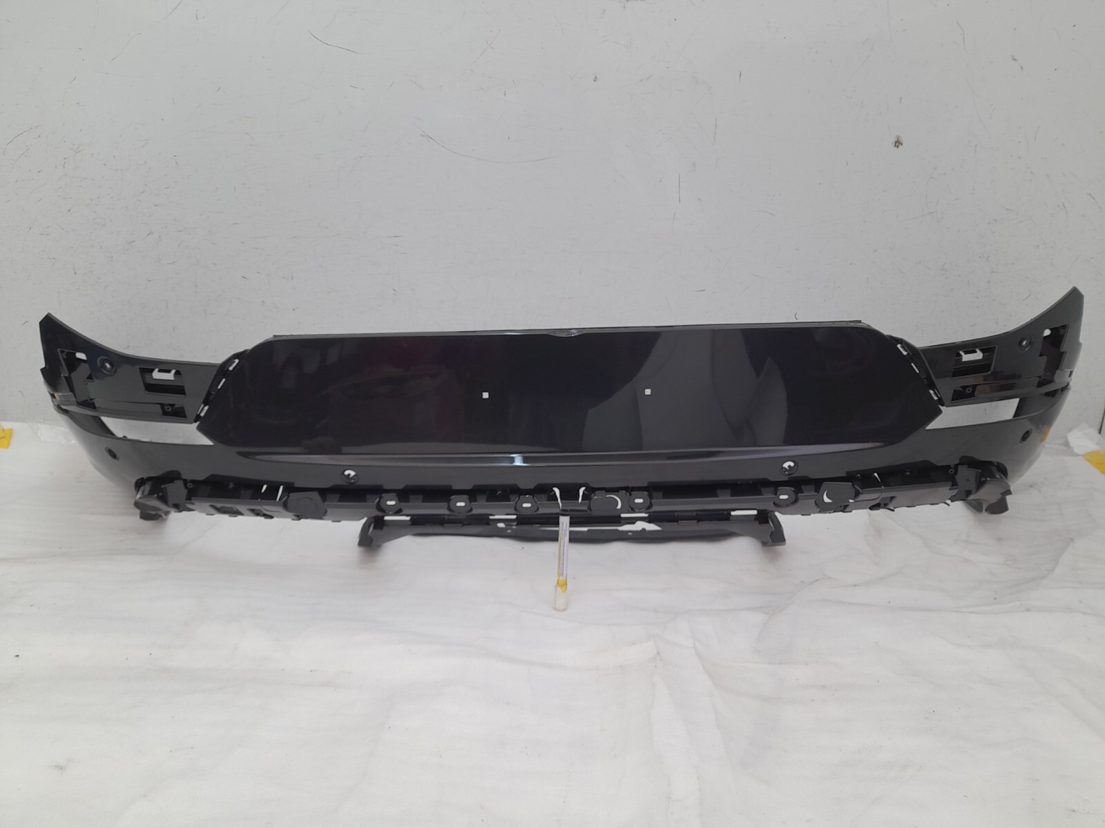 Range Rover Sport L461 Rear Bumper 2022 ON N9X2-17D781-BW *FIXING DAMAGED*
