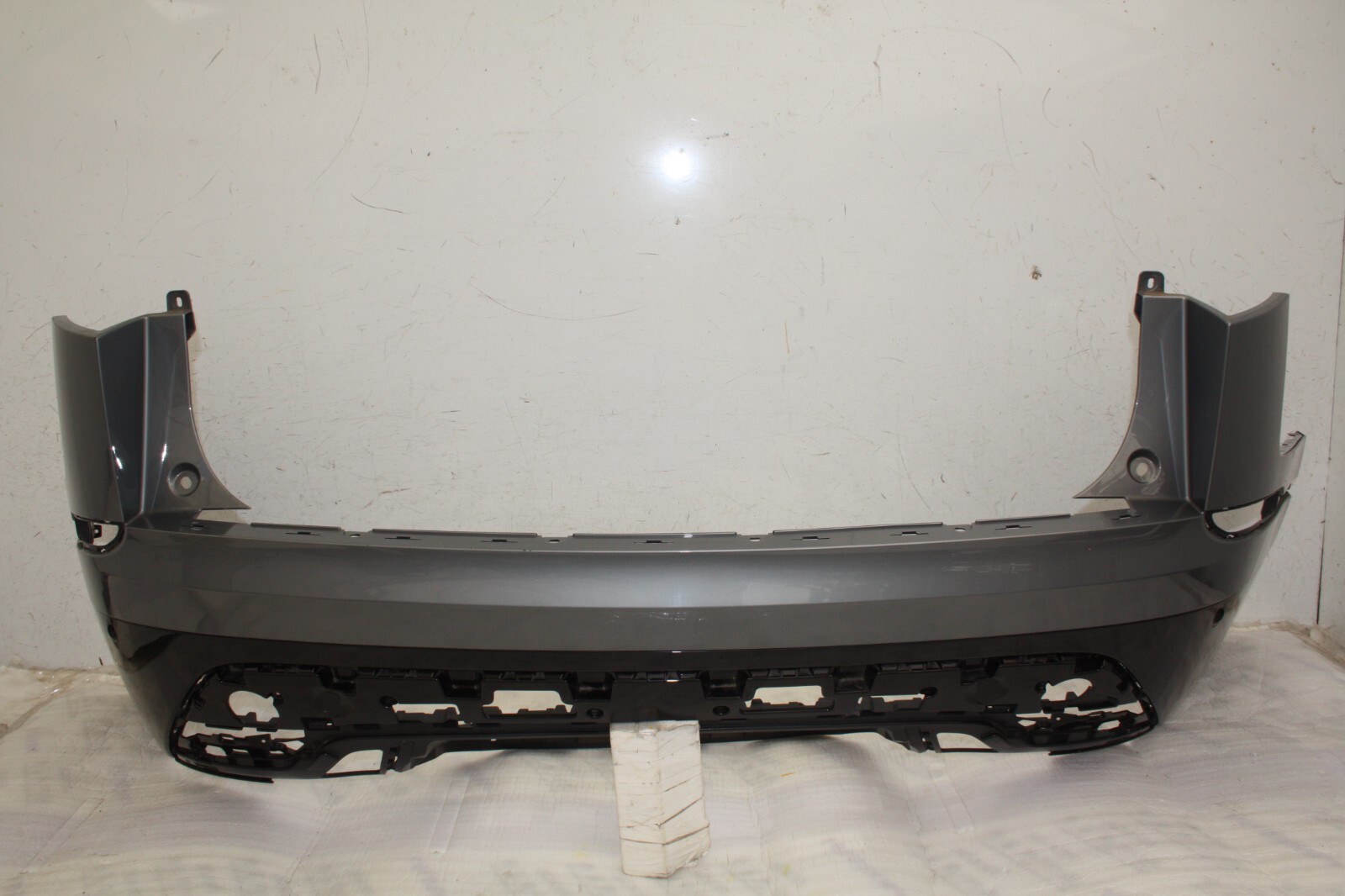 Range Rover Velar L560 Rear Bumper 2023 ON N8A2-17A958-C Genuine