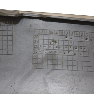 Range Rover Vogue Front Bumper Lower Right Trim 2022 ON M8E2-17E784-A *DAMAGED* - Image 14