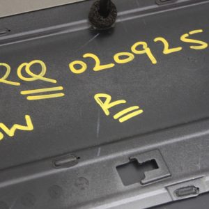 Range Rover Vogue L460 Front Right Door Trim 2022 ON M8E2-29426-ABW *DAMAGED* - Image 13
