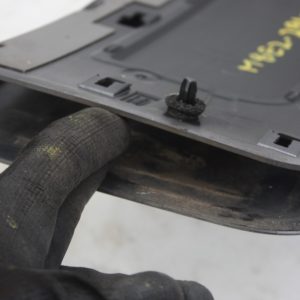 Range Rover Vogue L460 Front Right Door Trim 2022 ON M8E2-29426-ABW *DAMAGED* - Image 15