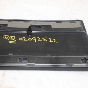 Range Rover Vogue L460 Front Right Door Trim 2022 ON M8E2-29426-ABW *DAMAGED* - Image 10
