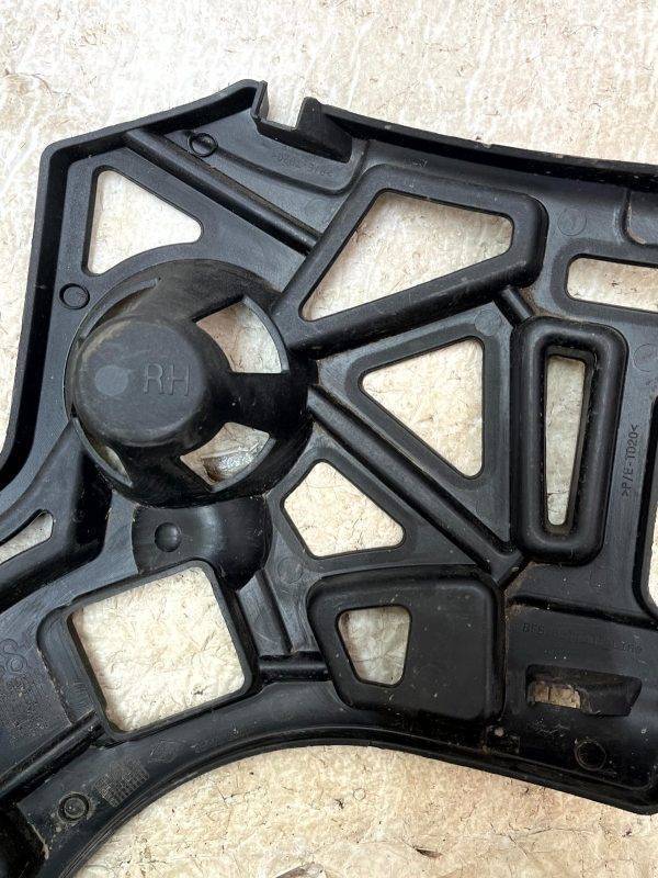 Renault Megane Rear Right Bumper Bracket 2016 TO 2021 852220075R Genuine 8 Renault Megane Rear Right Bumper Bracket 2016 TO 2021 852220075R Genuine 178510567781 9