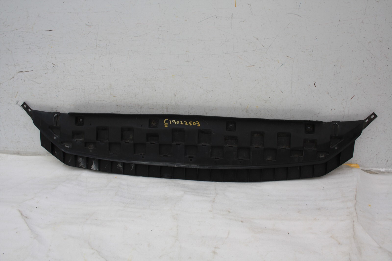 Skoda Octavia Front Bumper Under Tray 2013 TO 2017 5E0807611 Genuine *DAMAGED*