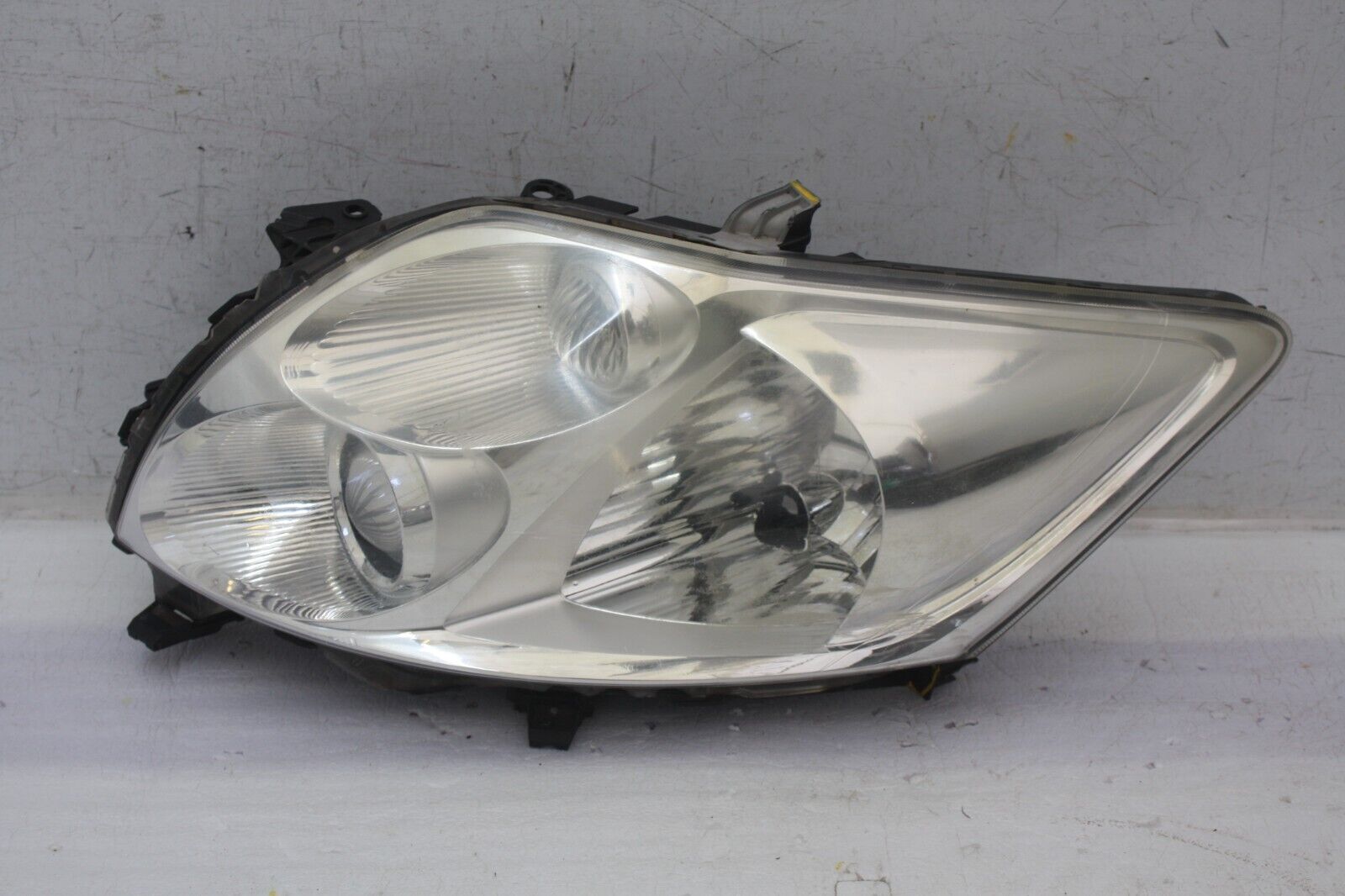 Toyota Auris Left Side Headlight 2007 TO 2010 81150-02470 Genuine *DAMAGED*