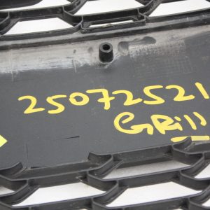 Toyota Corolla Front Bumper Grill 53112-02B10 Genuine *DAMAGED* - Image 12