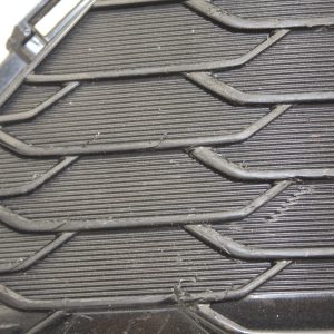 Toyota Corolla Front Bumper Grill 53112-02B10 Genuine *DAMAGED* - Image 7