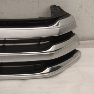 Toyota Hilux Front Bumper Grill Genuine - Image 3