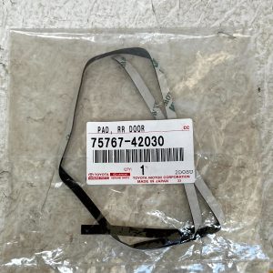 Toyota RAV4 Rear Right Side Wheel Arch Molding Seal 75767-42030 Genuine - Image 7
