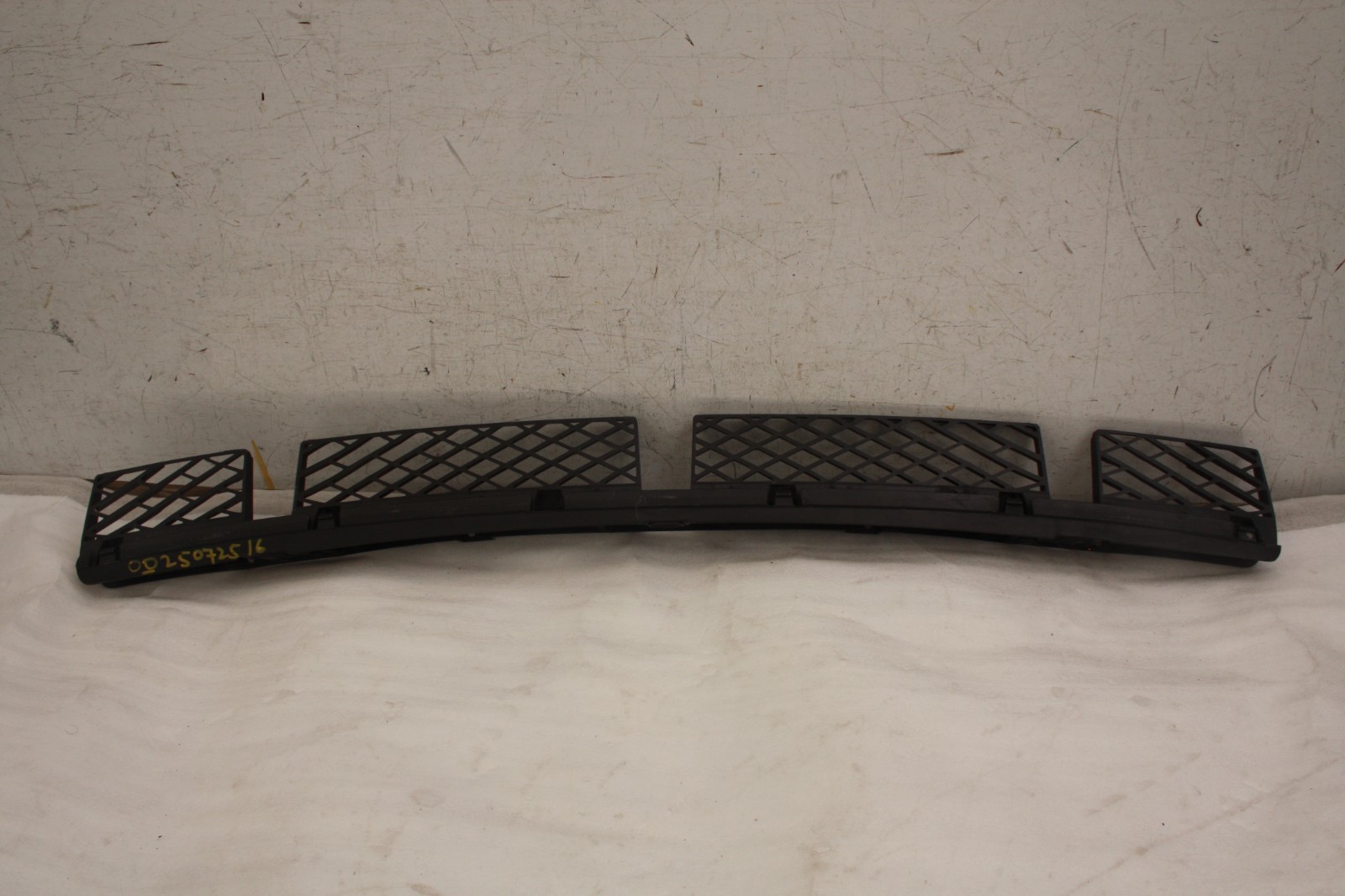 VW Touareg Rear Bumper Support Bracket 2011 TO 2014 7P6807863A Genuine