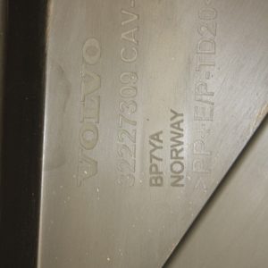 Volvo XC40 Front Bumper Under Tray 2019 ON 32227309 Genuine - Image 7