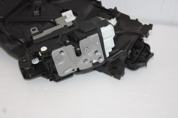 Volvo XC40 Rear Right Door Lock Bracket 2018 ON 30747108 178560614241 4